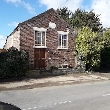 The Old Chapel-The Nave Apartment Gristhorpe ภายนอก รูปภาพ
