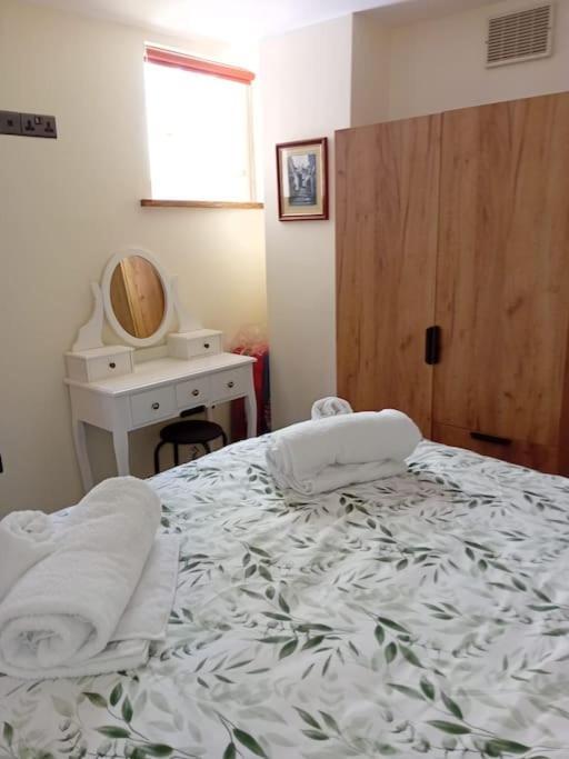 The Old Chapel-The Nave Apartment Gristhorpe ภายนอก รูปภาพ